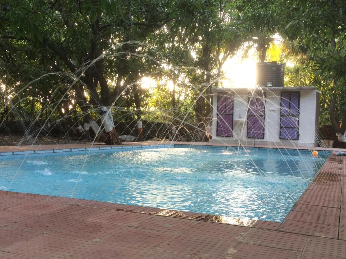 The Wilds Villa Gir Jungle Stay With Swimming Pool Гирский лес Экстерьер фото